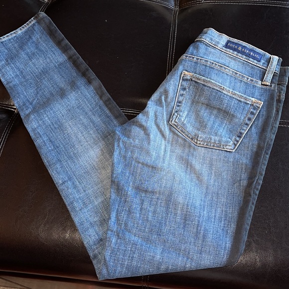 Rock & Republic - skinny jean with black stripe detail - Picture 2 of 4